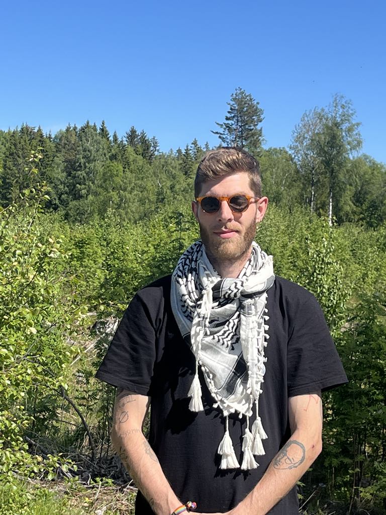 Gråtkvalt poesi og kjærlighet til folket